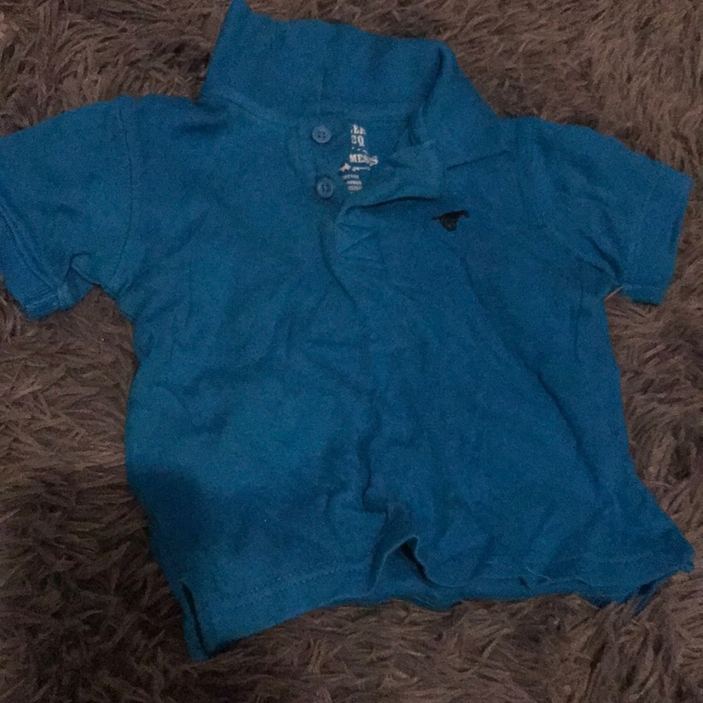 Im selling a blue 100% cotton shirt